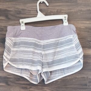 Lululemon Run Times Short Windy Day Stripe White Grey - Size 6